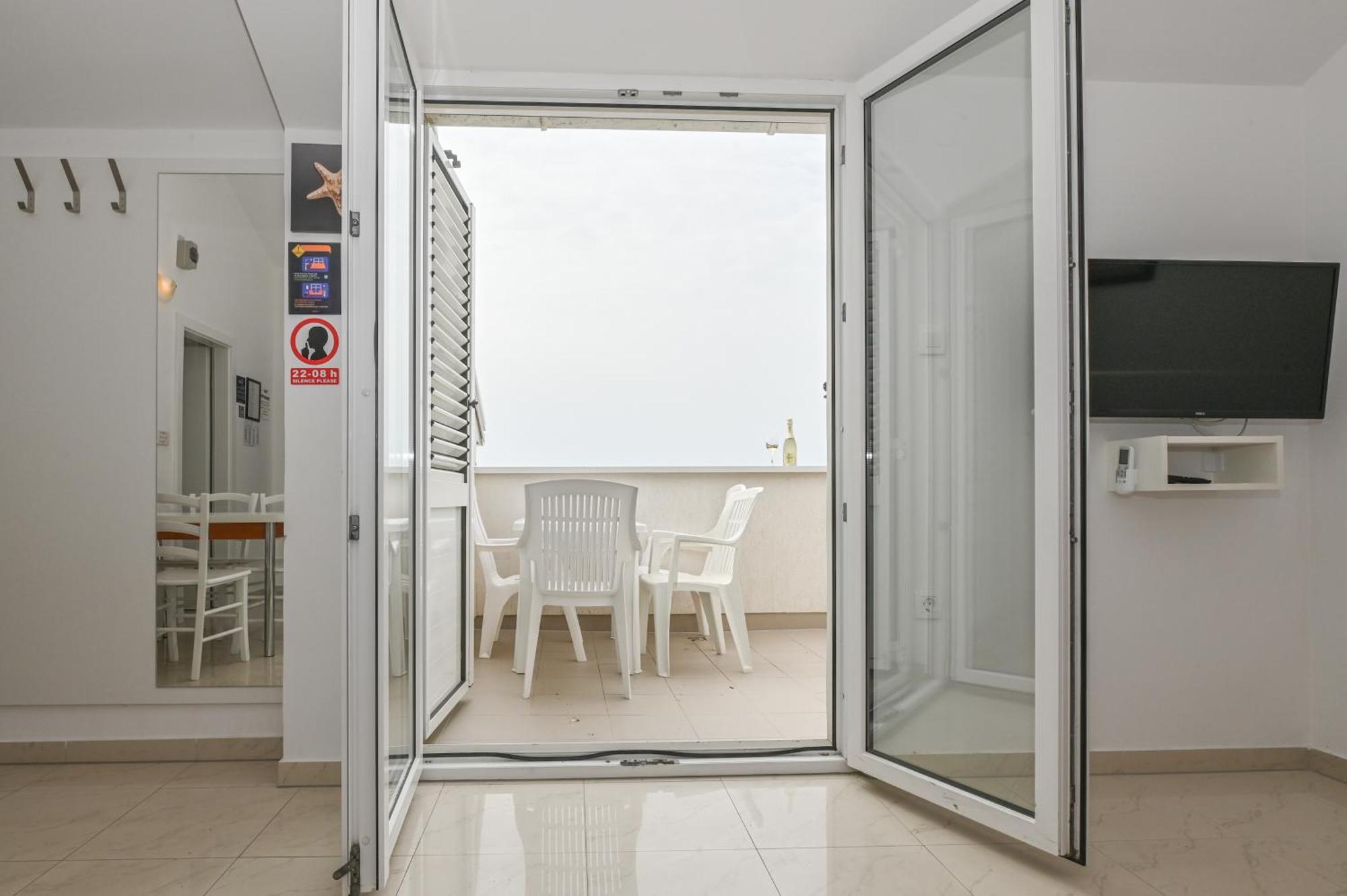 Seagull Pool Apartments & Studios Novalja Dış mekan fotoğraf