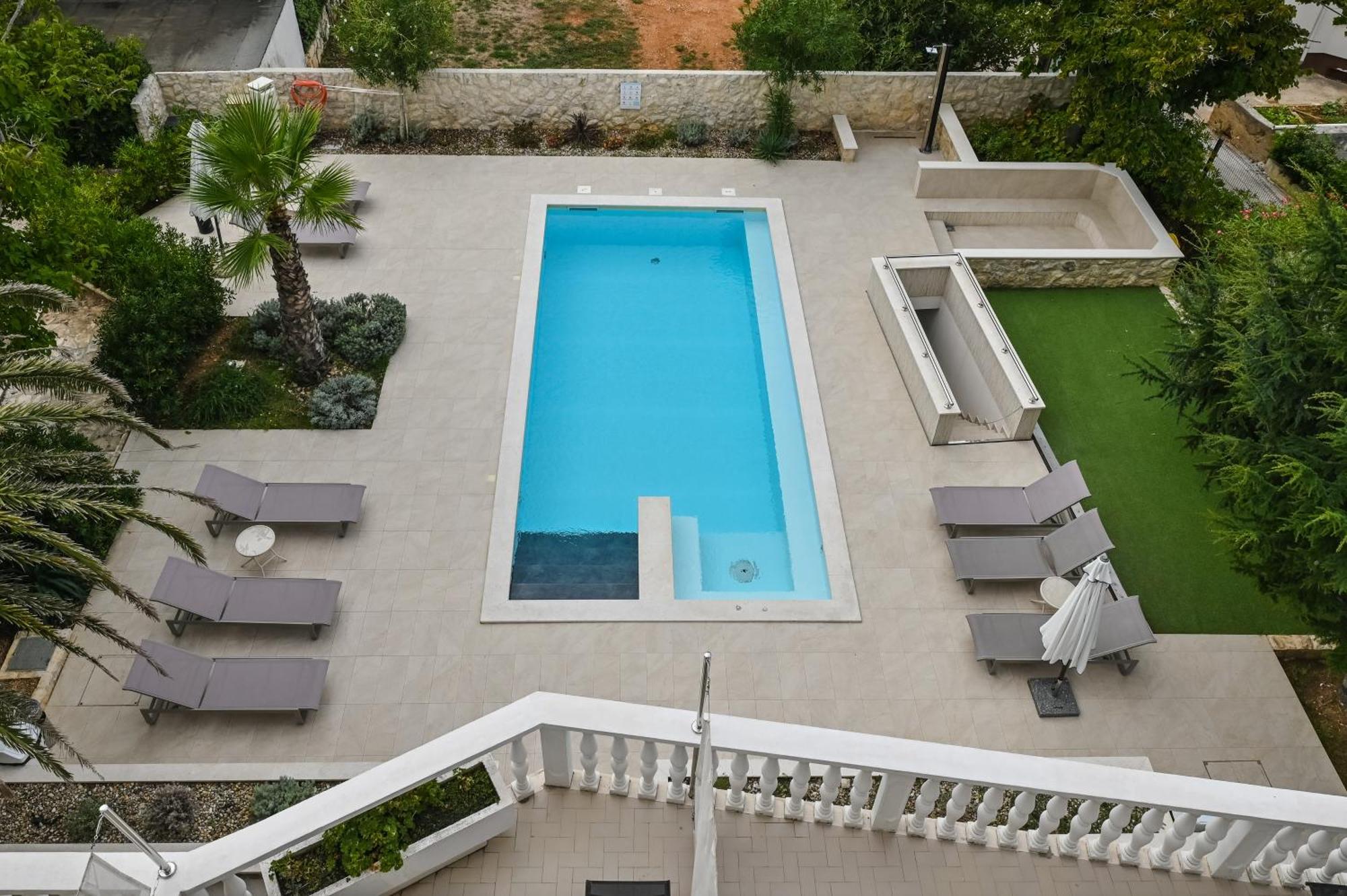 Seagull Pool Apartments & Studios Novalja Dış mekan fotoğraf