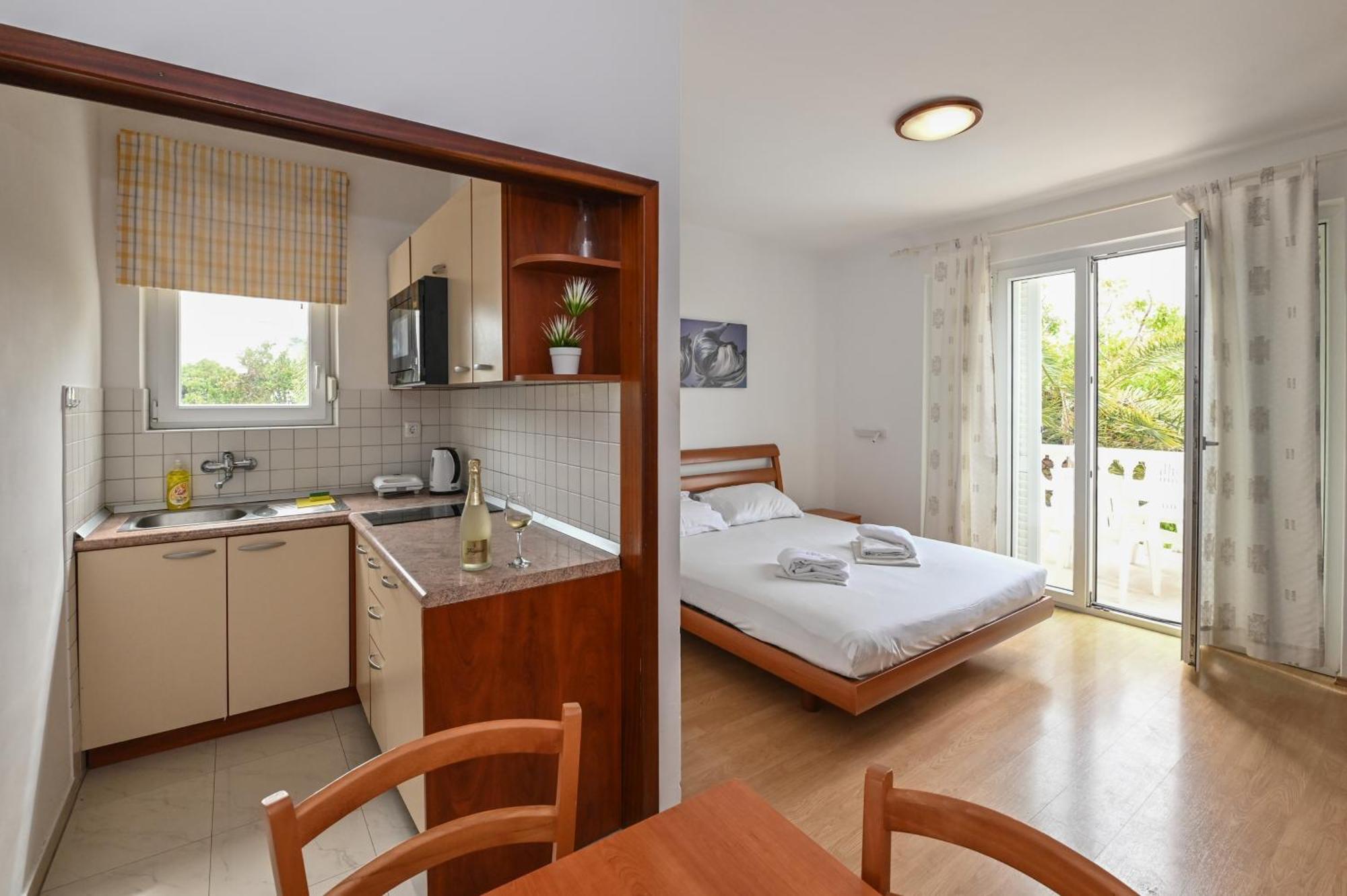Seagull Pool Apartments & Studios Novalja Dış mekan fotoğraf