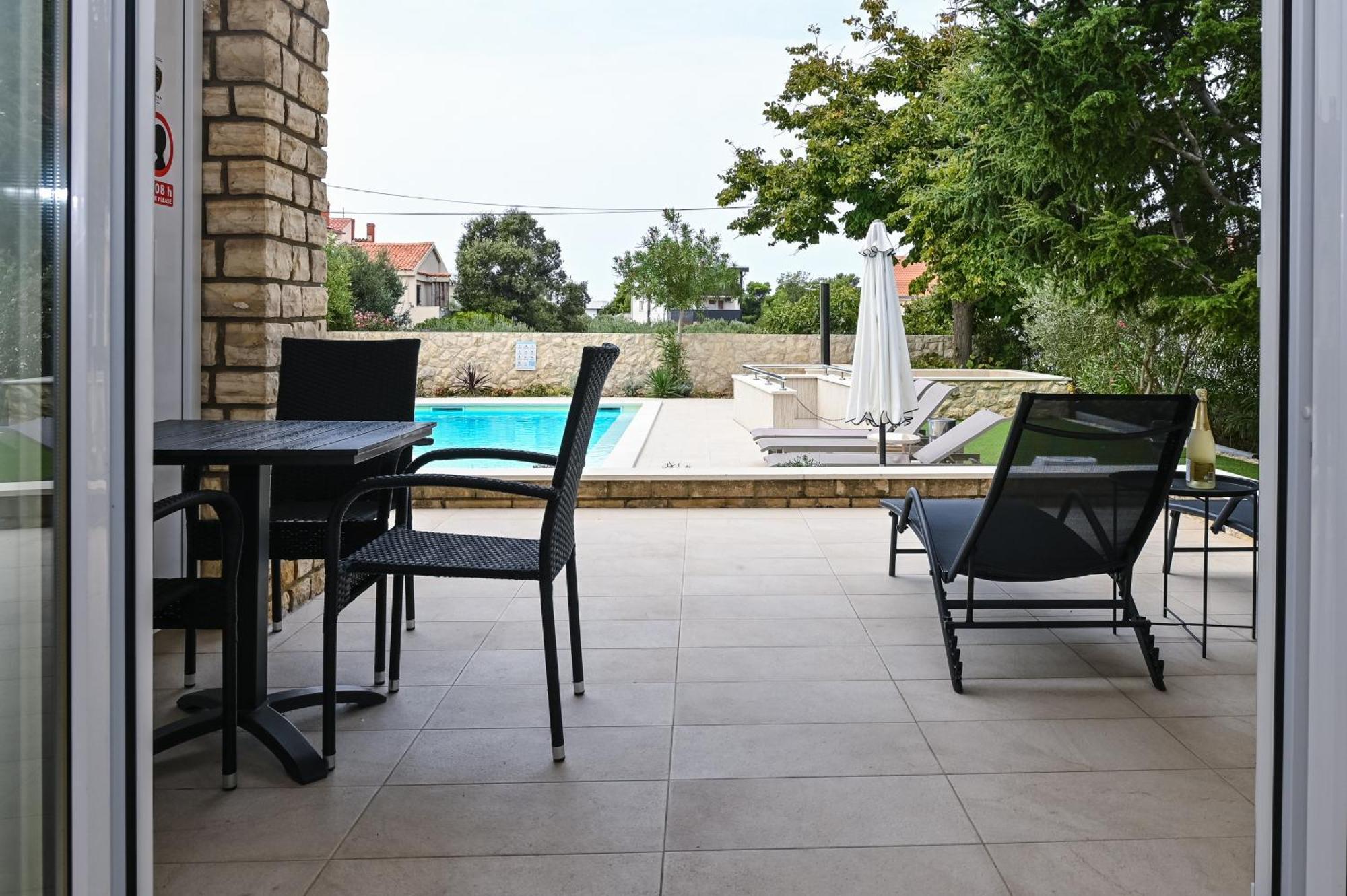 Seagull Pool Apartments & Studios Novalja Dış mekan fotoğraf